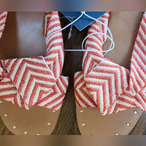 Universal Thread Red Sandals Size 9.5 New - Picture 3 of 7